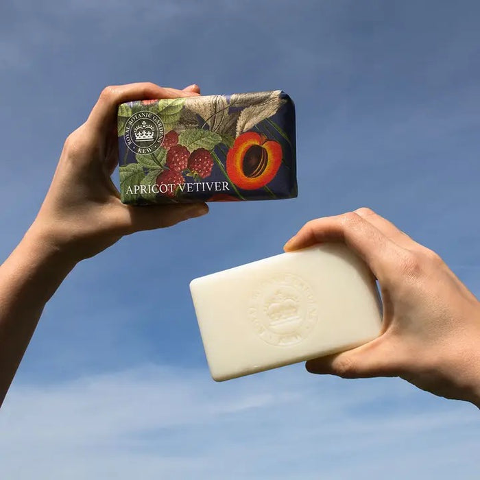 Royal Botanic Gardens Kew | Apricot & Vetiver Luxury Soap 240g